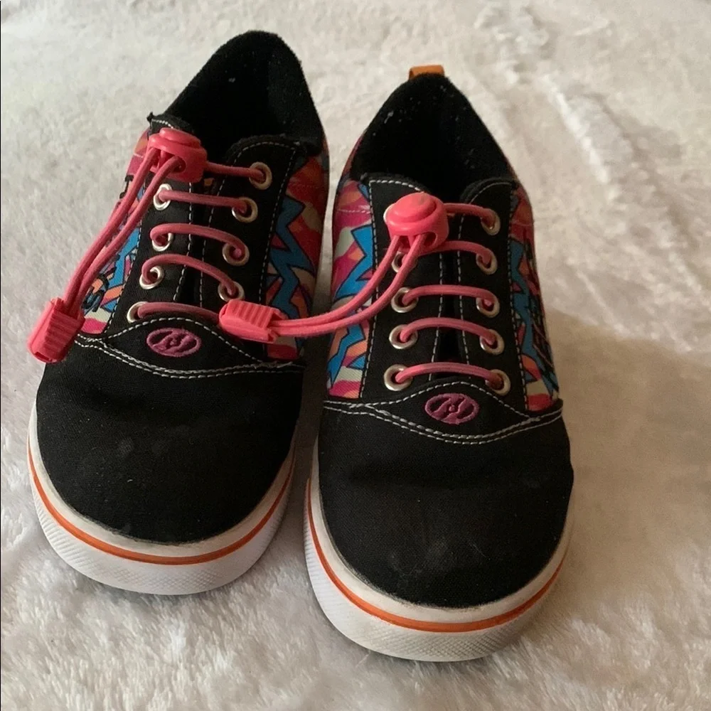 Gently Loved Heelys Kids Zigzag Black and Pink Shoes